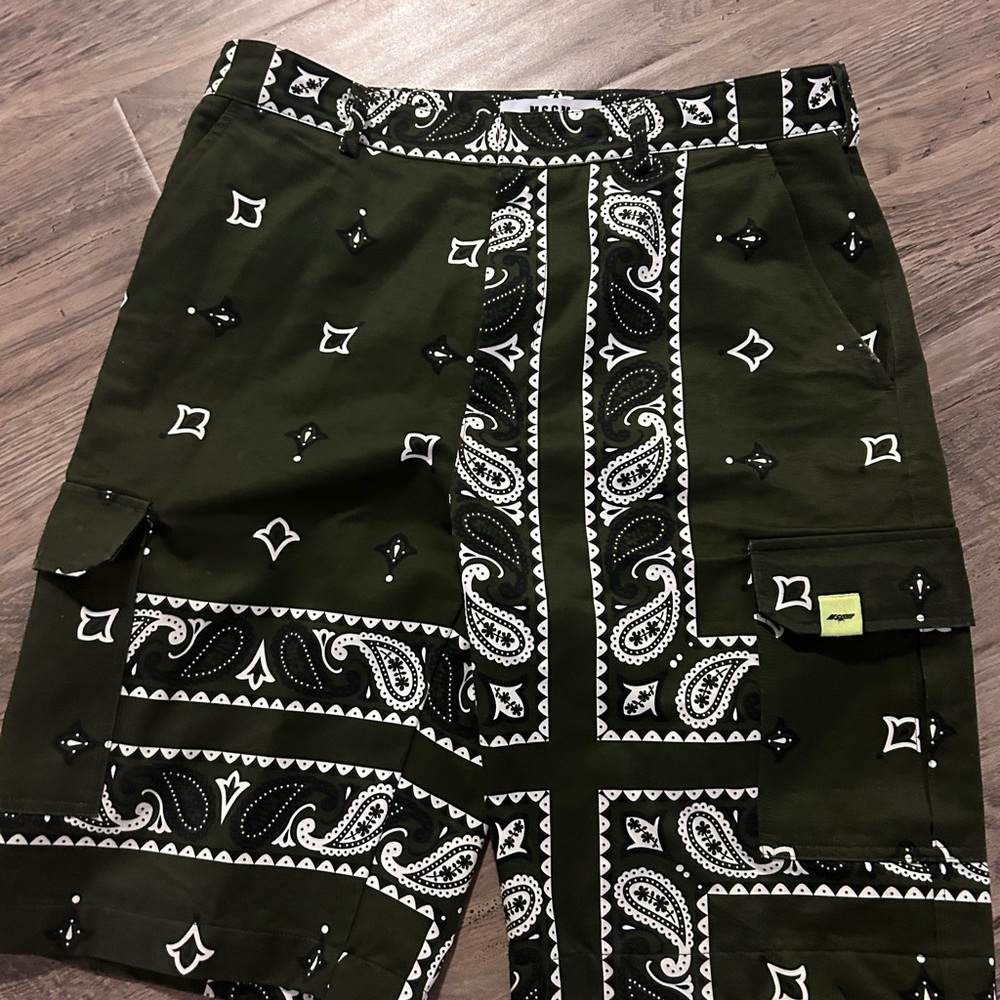 MSGM ITALY SHORTS Size48